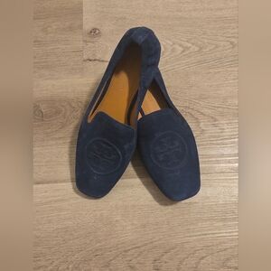 TORY BURCH LEIGH LOAFER NAVY SUEDE LOGO SLIP ON SHOES